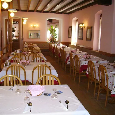 Al Cavallino Rosso Otel *