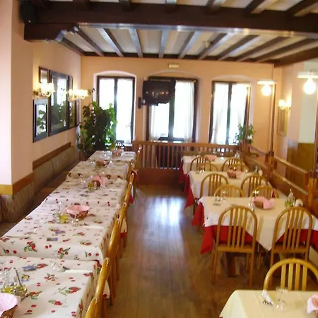 Otel Al Cavallino Rosso Mel