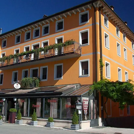 Отель Al Cavallino Rosso Мель